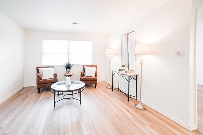 Discover Modern Comfort at Welbeck Apartments in Des Moines, IA - Building Photo - Building Photo