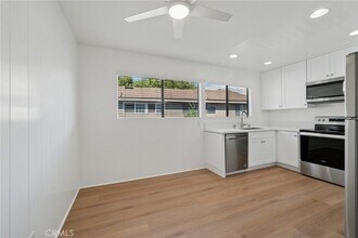 82 Streamwood in Irvine, CA - Building Photo - Building Photo