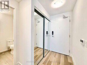 543-543 Richmond St W in Toronto, ON - Building Photo - Building Photo