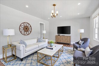 Room in House on Thornwood Rd in Charlotte, NC - Foto de edificio - Building Photo