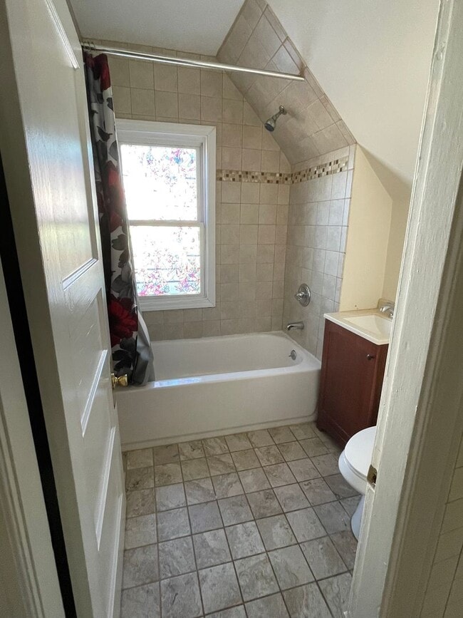 23-25-25 Cleveland St in Springfield, MA - Building Photo - Building Photo