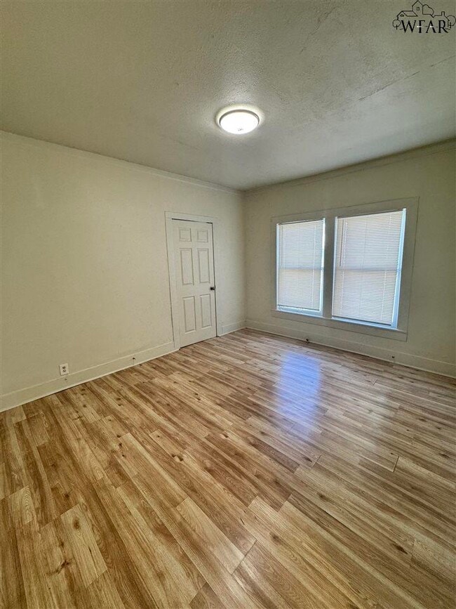 property at 2304 Roberts Ave