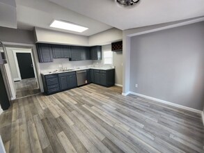 432 48th St in Moline, IL - Foto de edificio - Building Photo