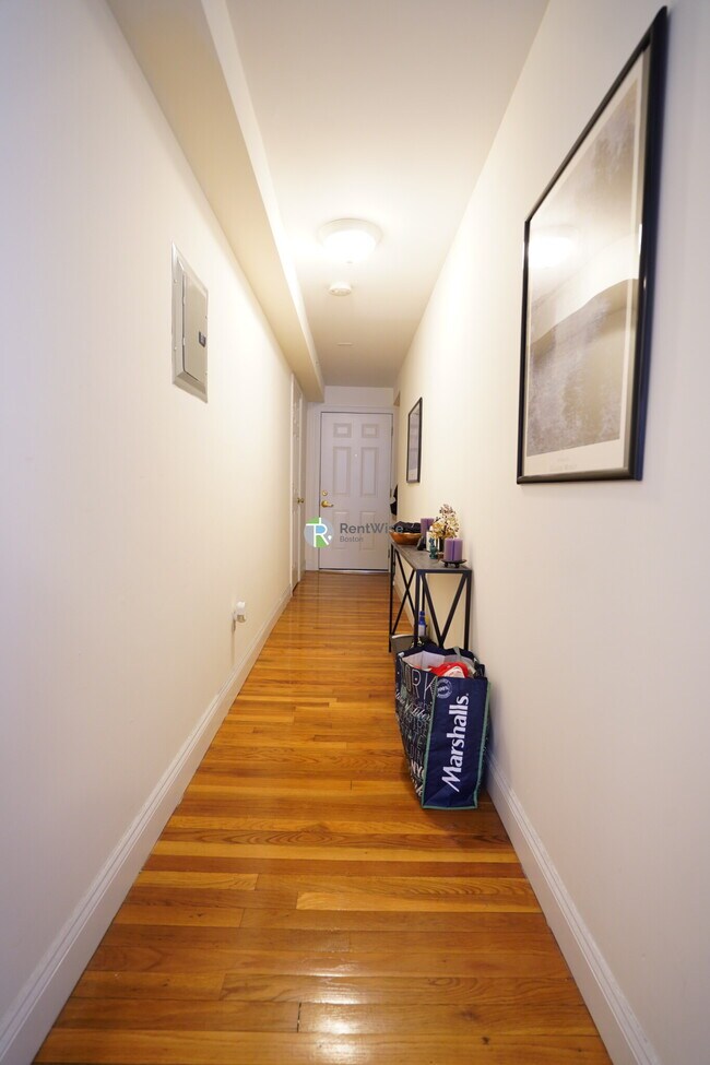 property at 8 Griggs St