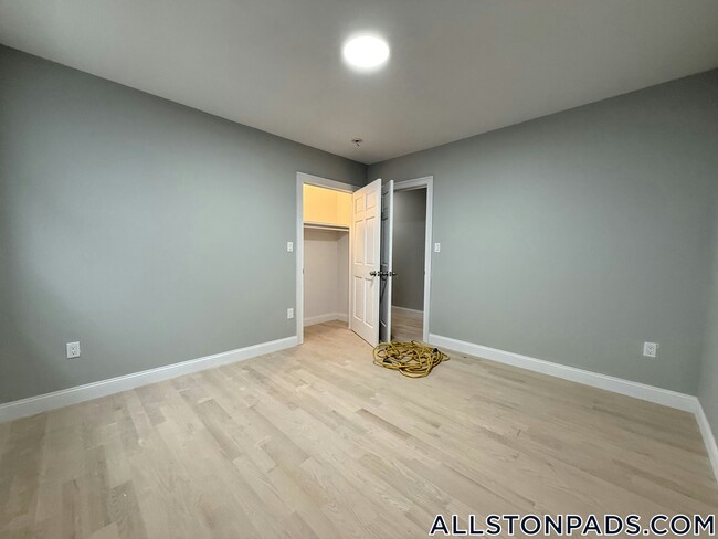 8 Brentwood St in Boston, MA - Building Photo - Building Photo