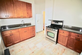 202 Marine Ave, Unit B1 in Brooklyn, NY - Building Photo - Building Photo