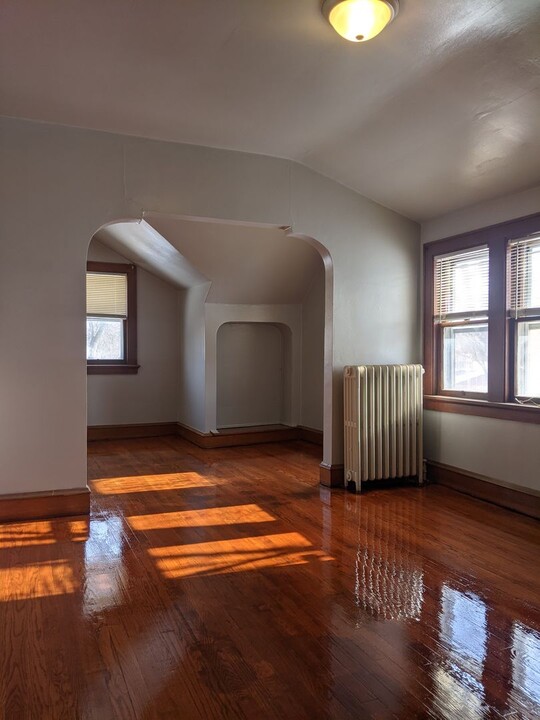 5563 N 37th St in Milwaukee, WI - Foto de edificio
