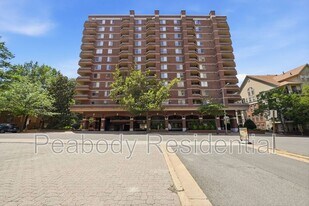 1276 N Wayne St in Arlington, VA - Building Photo