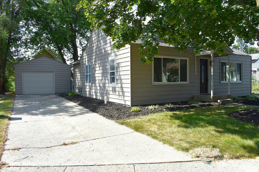219 Marvin St in Milan, MI - Building Photo