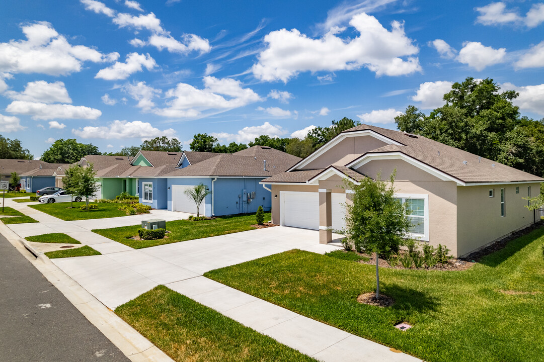 Eleven Oaks in Eustis, FL - Foto de edificio