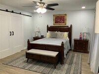 840 Threadneedle St photo'