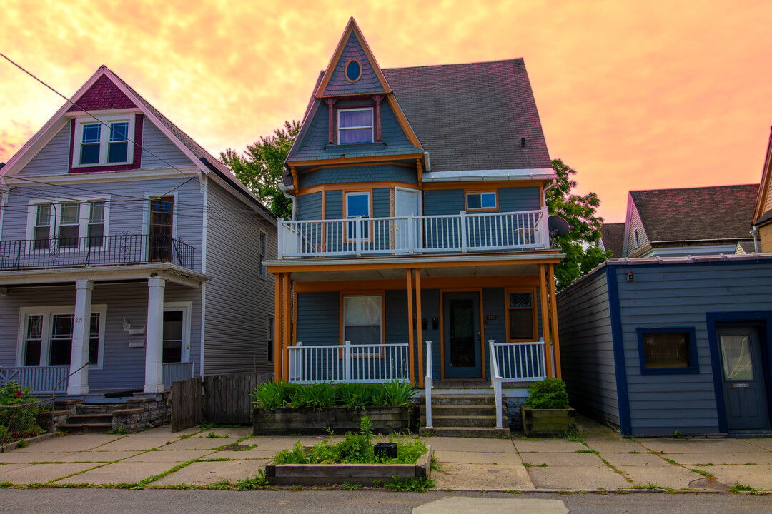 219 Hampshire St in Buffalo, NY - Building Photo