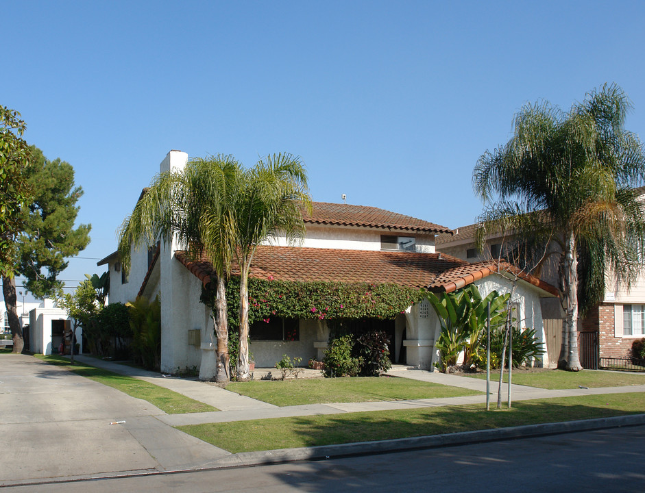 4261-4267 Green Ave in Los Alamitos, CA - Foto de edificio