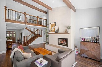3303 Parkvista Dr in Glendale, CA - Building Photo - Building Photo