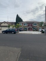940 O St in Lathrop, CA - Building Photo