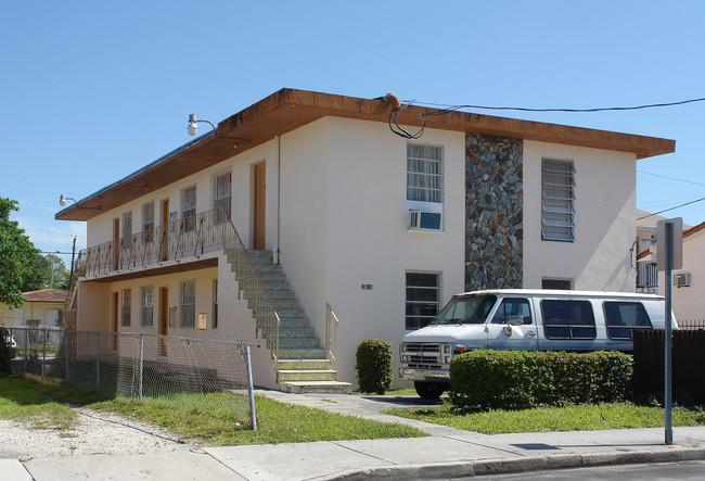 1319 NW 3rd St in Miami, FL - Building Photo - Building Photo