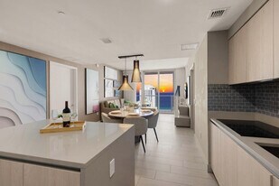 4112 Jimmy Buffett Mem Hwy in Hollywood, FL - Building Photo