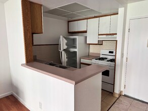 444 S Occidental Blvd, Unit 127 in Los Angeles, CA - Building Photo - Building Photo