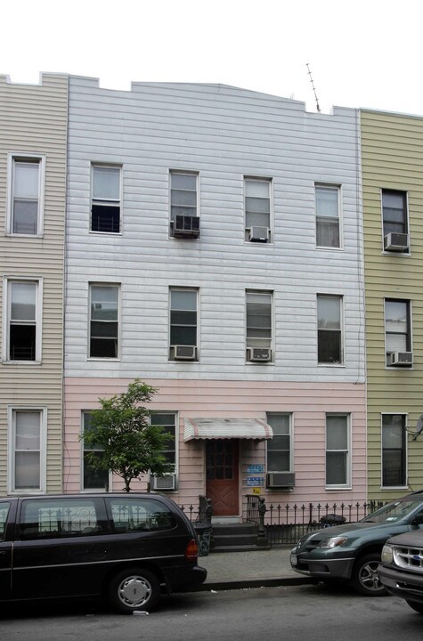 301 Harman St in Brooklyn, NY - Building Photo