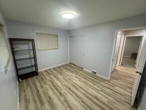 34647 Bristol Dr in Livonia, MI - Building Photo - Building Photo