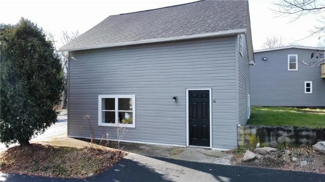 34 8th St, Unit 32 in Wind Gap, PA - Building Photo - Building Photo