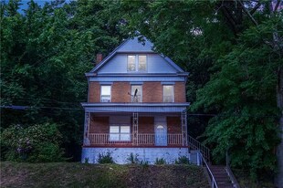 299 N Balph Ave in Pittsburgh, PA - Building Photo