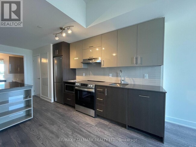 188 Fairview Mall Dr in Toronto, ON - Building Photo - Building Photo