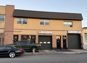 223 Scherer Blvd in Franklin Square, NY - Building Photo