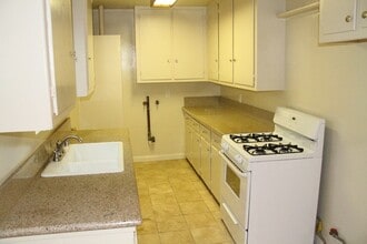 1733 Speyer Ln in Redondo Beach, CA - Building Photo - Building Photo