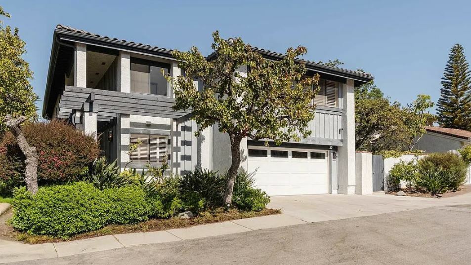 17273 Avenida de la Herradura in Los Angeles, CA - Building Photo