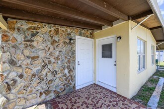510 Sharon Cir in Port Charlotte, FL - Building Photo - Building Photo