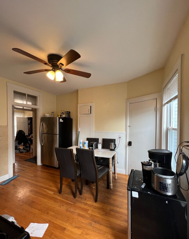 56 Cedar St, Unit 2R in Cambridge, MA - Building Photo - Building Photo