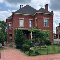 1114 Bidwell St, Unit 4 in Pittsburgh, PA - Building Photo