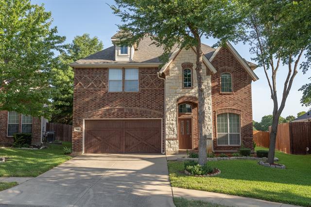 910 Waterside Dr in Euless, TX - Building Photo