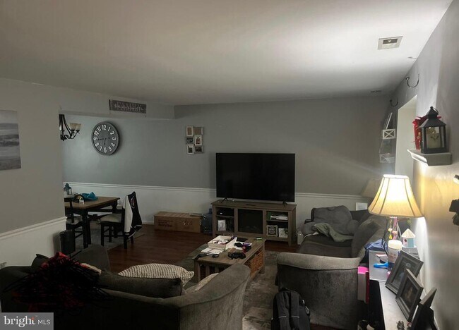 7 Loggers Mill Rd in Horsham, PA - Building Photo - Building Photo