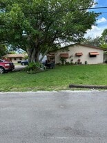 841 SW 9th St, Unit 1