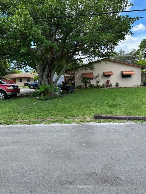 841 SW 9th St, Unit 1 Photo