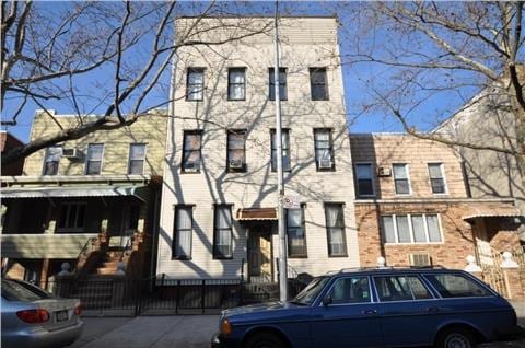 115 Powers St in Brooklyn, NY - Foto de edificio