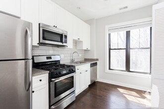 1952 W Nelson St, Unit 1946-1W in Chicago, IL - Building Photo - Building Photo