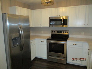 144 Bertram Dr, Unit G in Yorkville, IL - Building Photo - Building Photo