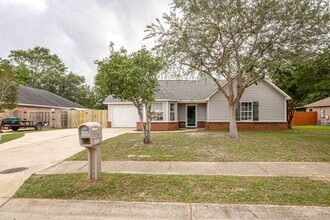 602 Ronda Ln in Ocean Springs, MS - Building Photo - Building Photo