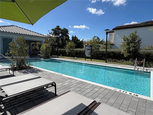 145 SW 184th Ave in Pembroke Pines, FL - Building Photo - Building Photo