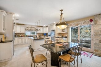 58 Miller Ave in Elmwood Park, NJ - Building Photo - Building Photo