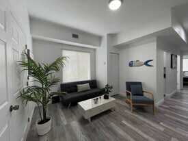 29 Oviedo Ave, Unit SI ID1056527P in Coral Gables, FL - Building Photo