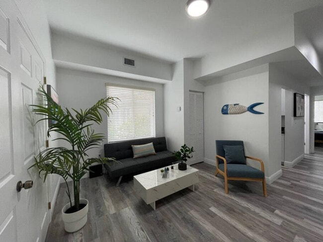 29 Oviedo Ave in Coral Gables, FL - Building Photo - Building Photo