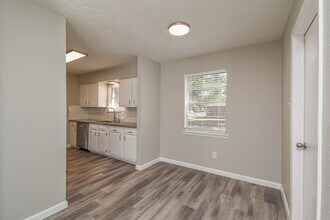 4318 Burkegate Dr in Spring, TX - Building Photo - Building Photo