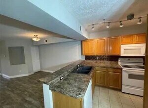 2650 Oak Park Way, Unit Condo in Orlando, FL - Building Photo - Building Photo