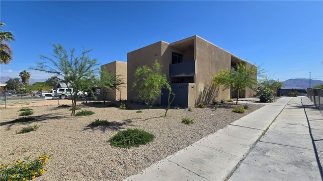 property at 716 N 11th St
