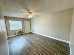 908 14th St in West Palm Beach, FL - Building Photo - Building Photo