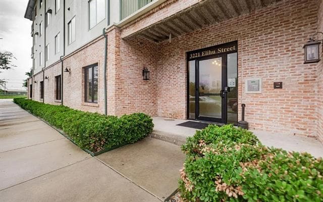 3221 Elihu St in Dallas, TX - Foto de edificio - Building Photo